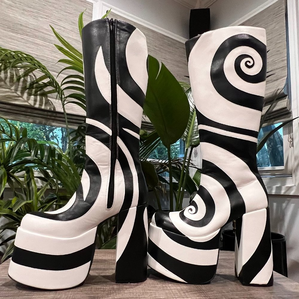 How Sweet It Is Platform Boots - Black/White